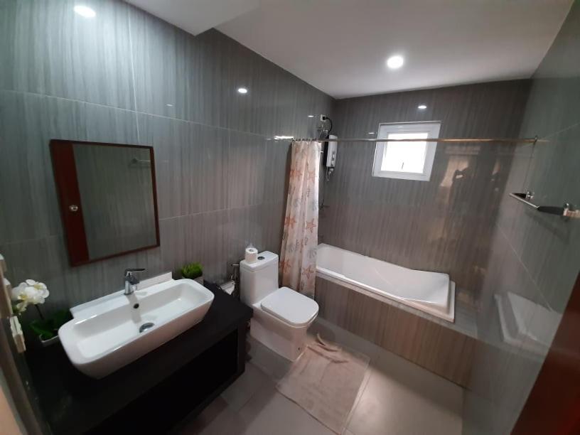 Youhan Beach Resort San Antonio  Ngoại thất bức ảnh