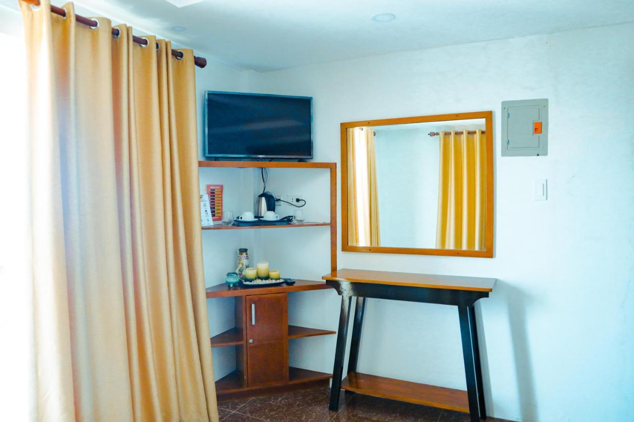 Youhan Beach Resort San Antonio  Ngoại thất bức ảnh